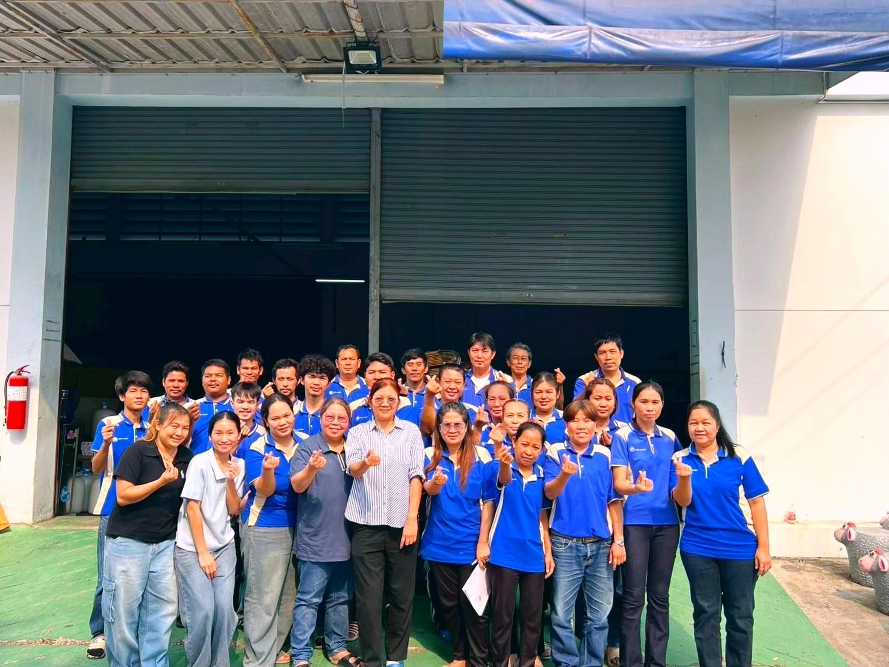 ทีมงานบริษัท พี.เจ.พี.อินเตอร์ เทรดดิ้ง จำกัด